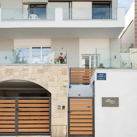 The Teacher's 2 Minutes Away From The * Galatas (Chania)