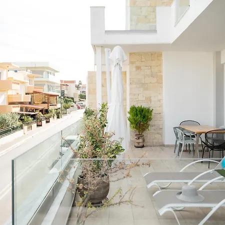 Apartment The Teacher's 2 Minutes Away From The *